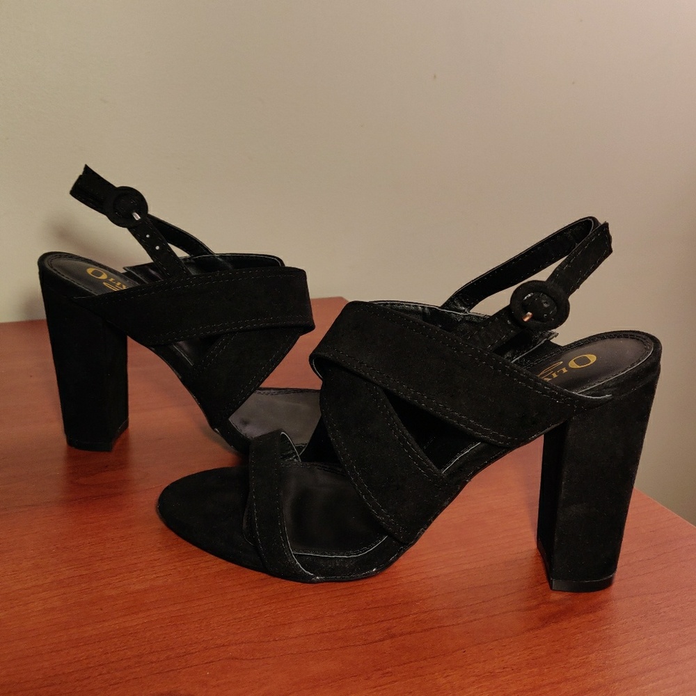 Black Sandal with Chunky Heel